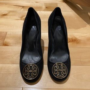 Like new Tory Burch velvet heels